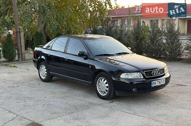 Седан Audi A4 1998 в Вознесенске