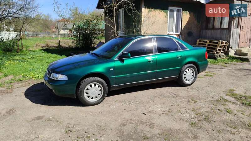 Седан Audi A4 1999 в Львове