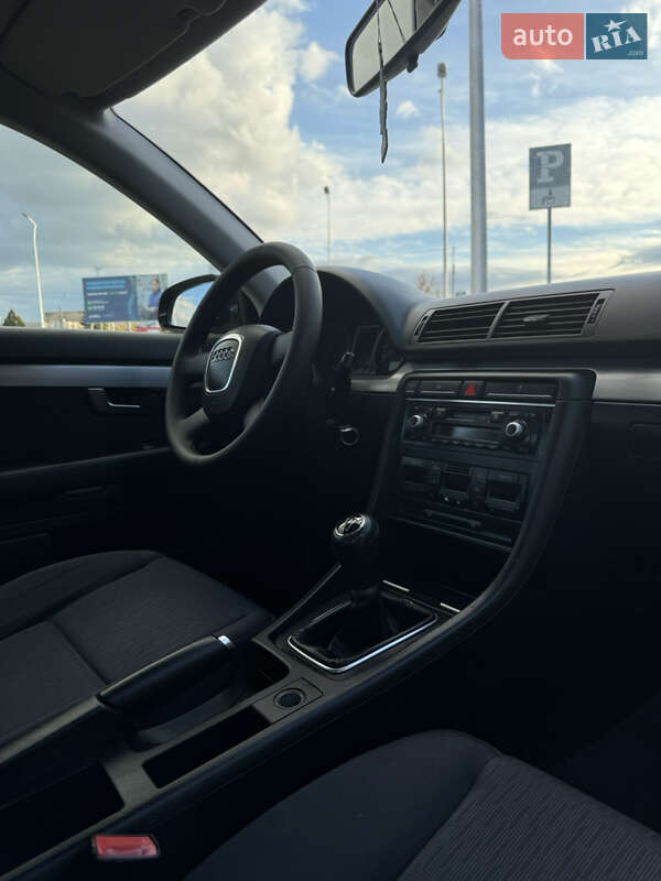 Седан Audi A4 2006 в Виноградове