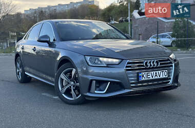 Седан Audi A4 2018 в Киеве