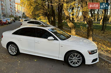 Седан Audi A4 2015 в 