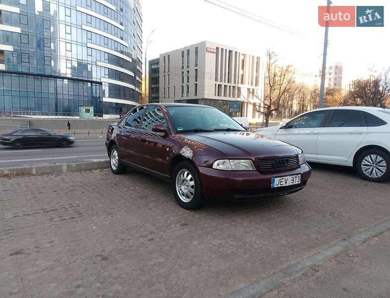 Седан Audi A4 1997 в Києві