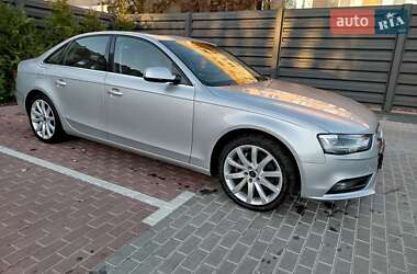 Седан Audi A4 2012 в Черкасах