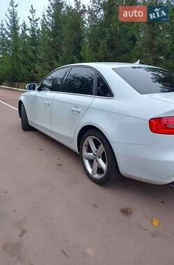 Седан Audi A4 2013 в Коростене