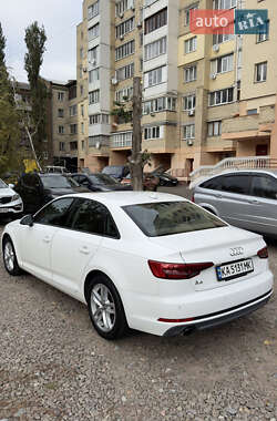 Седан Audi A4 2017 в Киеве