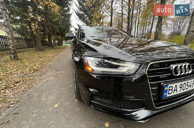 Седан Audi A4 2015 в Киеве