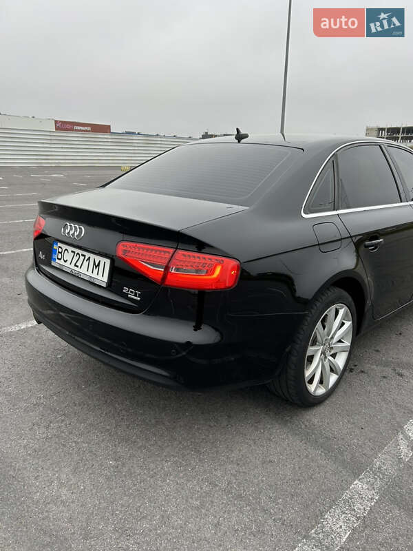 Седан Audi A4 2013 в Львове