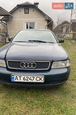 Седан Audi A4 1995 в Отинії