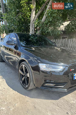 Седан Audi A4 2013 в 