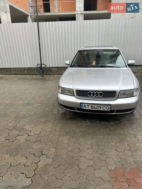 Седан Audi A4 1995 в Ивано-Франковске