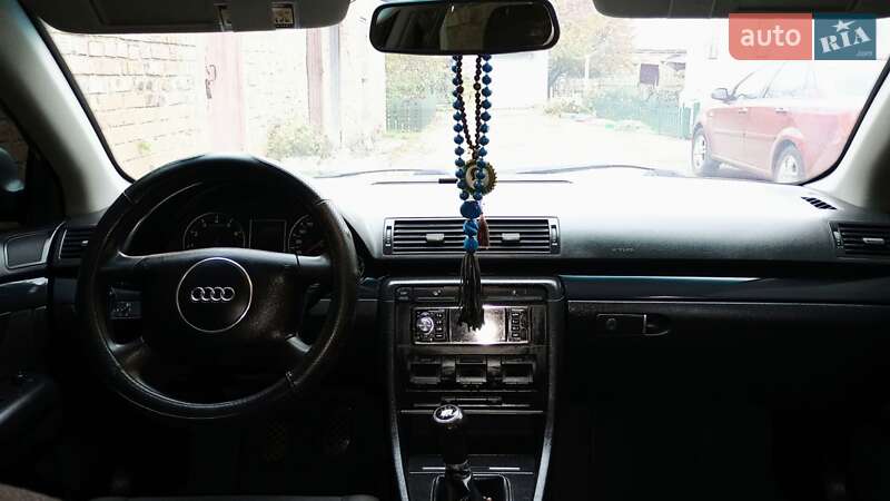 Седан Audi A4 2002 в Первомайске