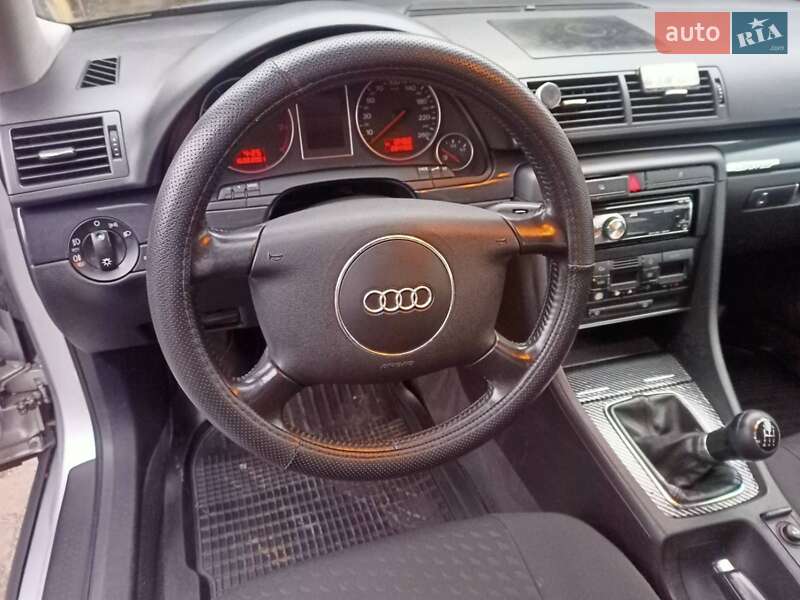 Седан Audi A4 2002 в Харькове
