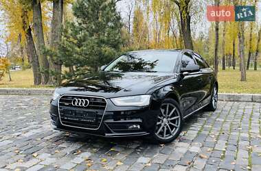 Седан Audi A4 2015 в Киеве