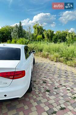 Седан Audi A4 2012 в Прилуках