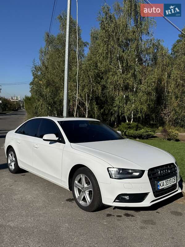 Седан Audi A4 2014 в Києві