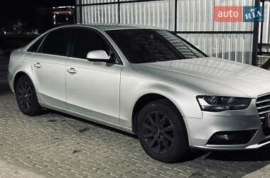 Седан Audi A4 2013 в Киеве