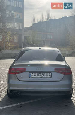 Седан Audi A4 2015 в 