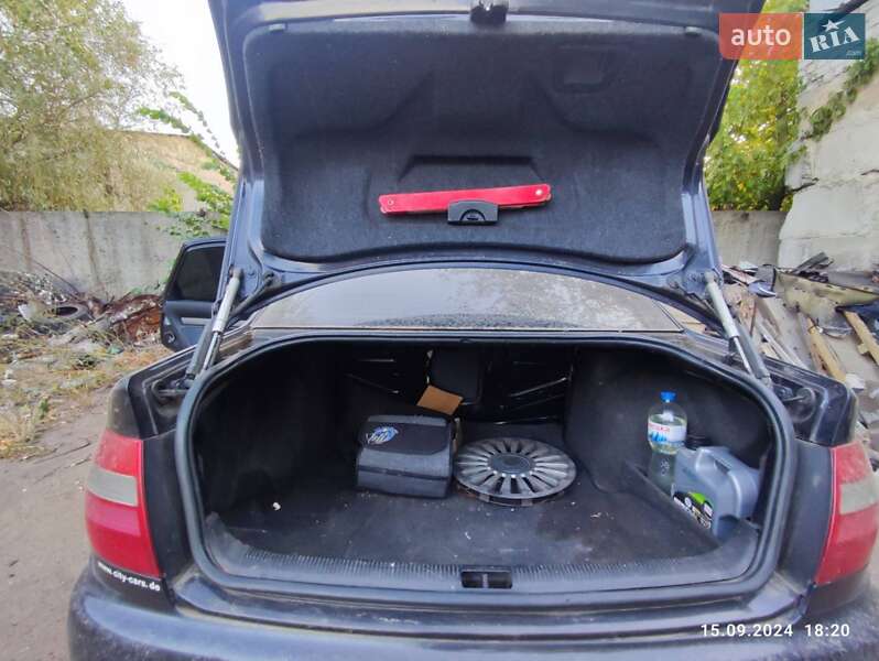 Седан Audi A4 1996 в Харкові