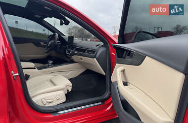 Седан Audi A4 2020 в 