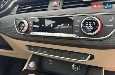 Седан Audi A4 2020 в 