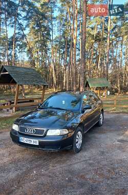 Універсал Audi A4 1998 в Жовкві