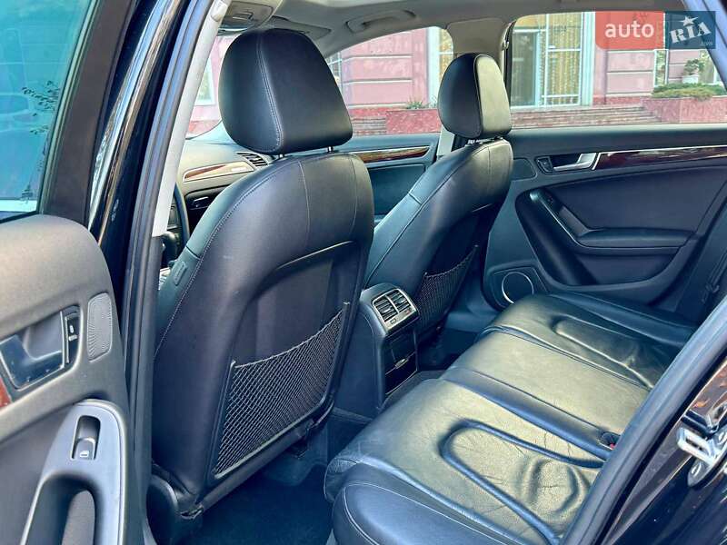 Седан Audi A4 2011 в Одесі