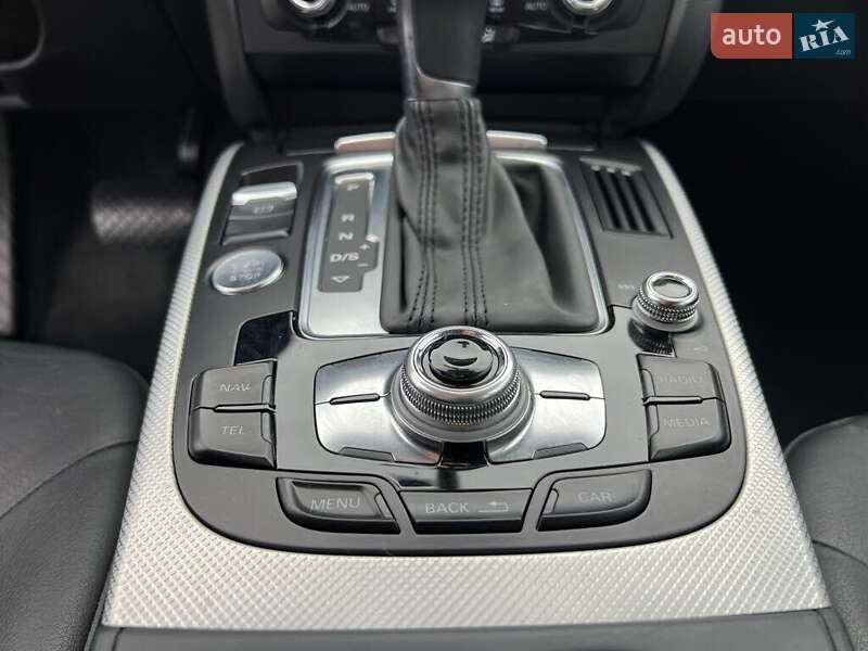 Седан Audi A4 2014 в Львове