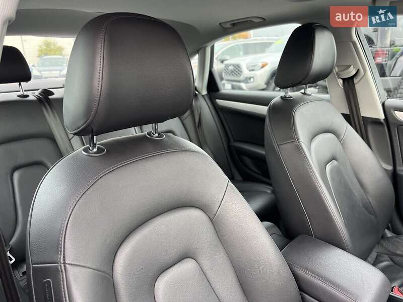 Седан Audi A4 2014 в Львове