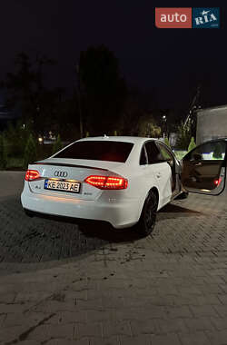Седан Audi A4 2011 в Кривом Роге
