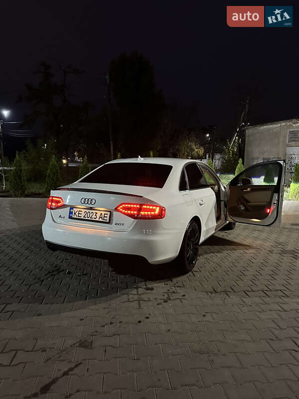 Седан Audi A4 2011 в Кривом Роге