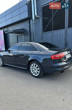 Седан Audi A4 2014 в 