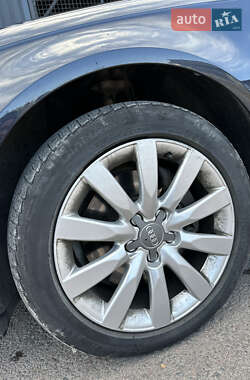 Седан Audi A4 2014 в Львові