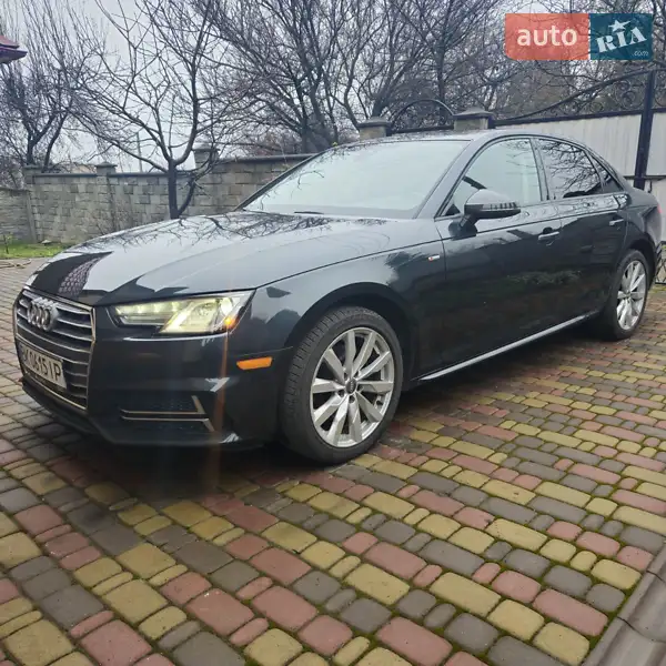 Седан Audi A4 2018 в 