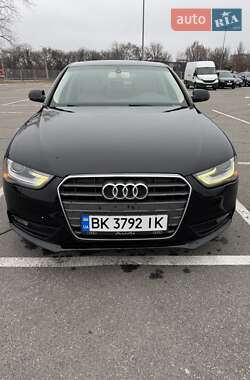 Седан Audi A4 2012 в Дніпрі