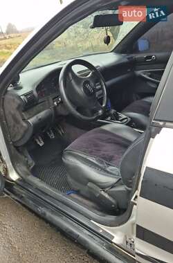 Седан Audi A4 1995 в Богородчанах