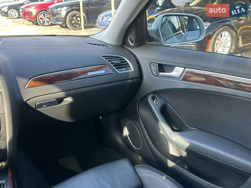 Седан Audi A4 2014 в Львове