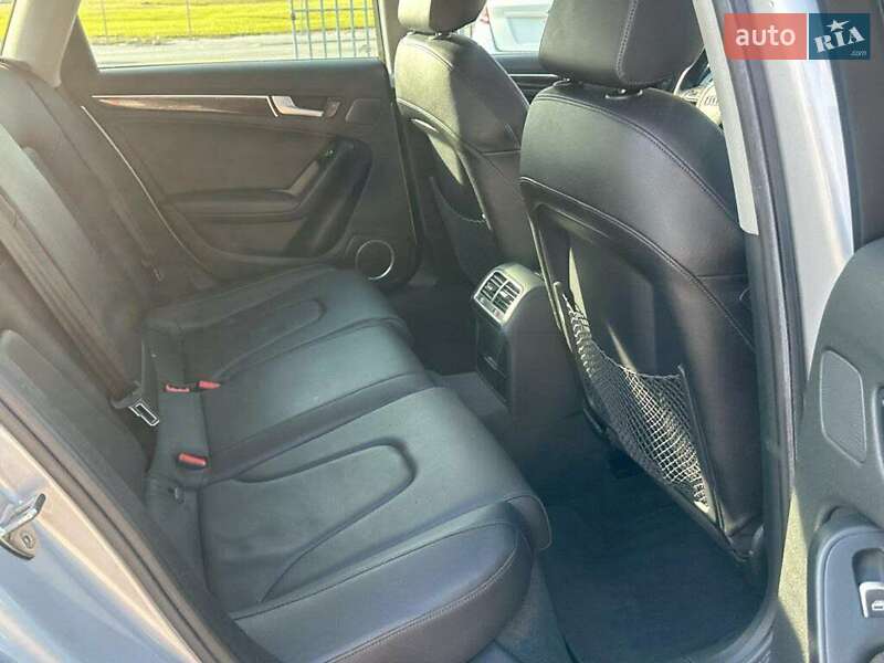 Седан Audi A4 2014 в Львове