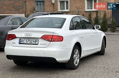 Седан Audi A4 2010 в Володимирі