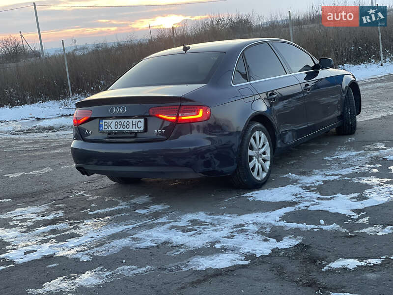 Седан Audi A4 2012 в Рівному