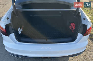 Седан Audi A4 2020 в 