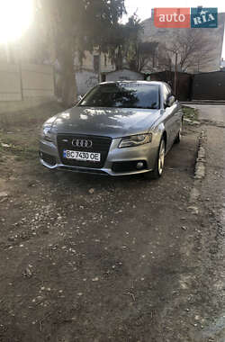 Седан Audi A4 2011 в Самборі