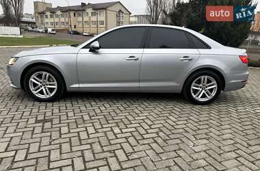 Седан Audi A4 2017 в Ровно