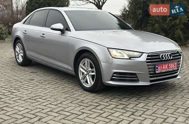 Седан Audi A4 2017 в Ровно