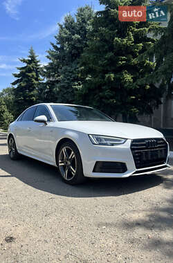 Седан Audi A4 2017 в Києві