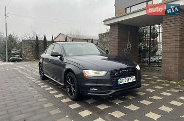 Седан Audi A4 2013 в Стрию