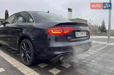 Седан Audi A4 2013 в Стрию