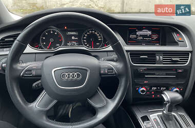 Седан Audi A4 2013 в Стрию