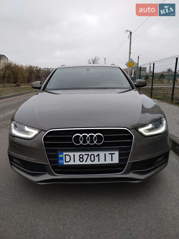 Универсал Audi A4 2015 в 