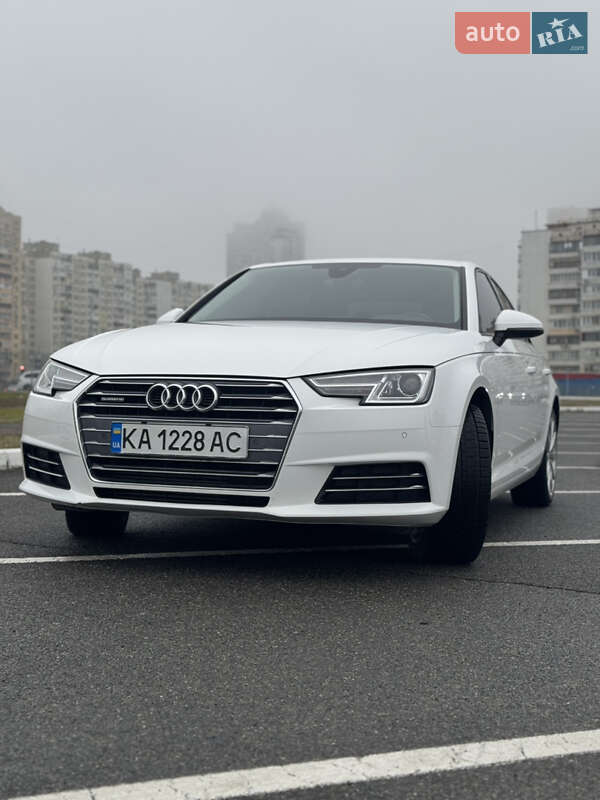 Седан Audi A4 2016 в Киеве