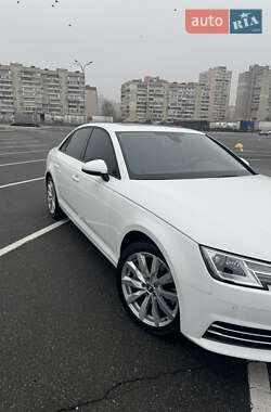 Седан Audi A4 2016 в Киеве